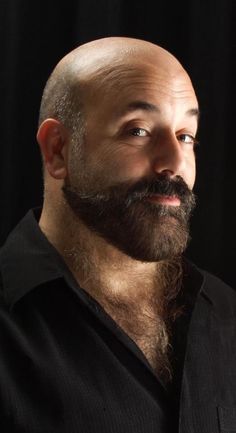 1437f914df7f9d23de56a9436cdc2636--beard-bald-bald-man.jpg