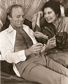 220px-Ed_Harris_and_Karen_Kondazian.jpg