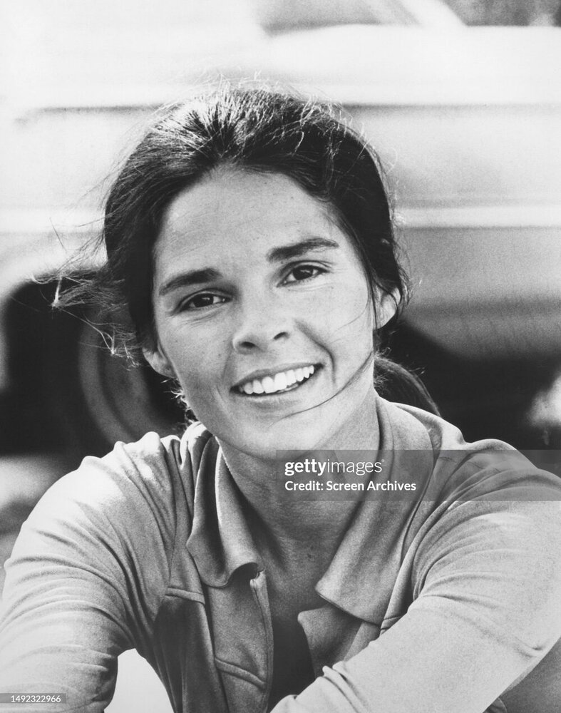 ali-macgraw.jpg