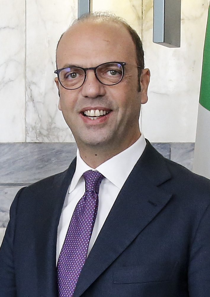Angelino_Alfano_2018_%28cropped%29.jpg