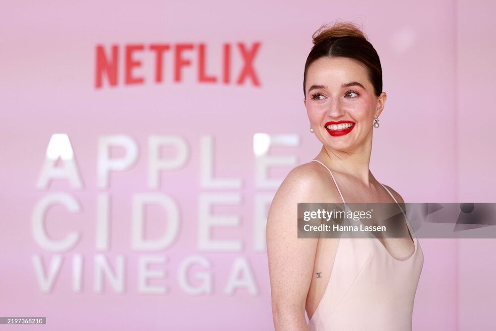 apple-cider-vinegar-world-premiere.jpg