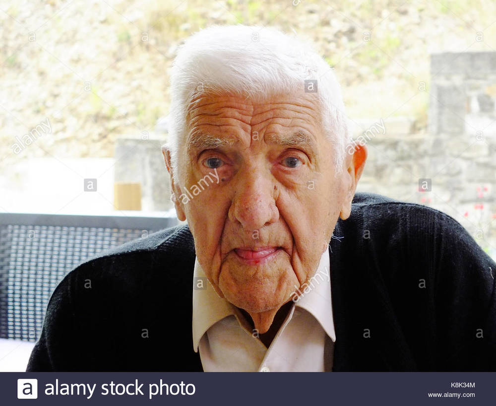 centenarian-K8K34M.jpg