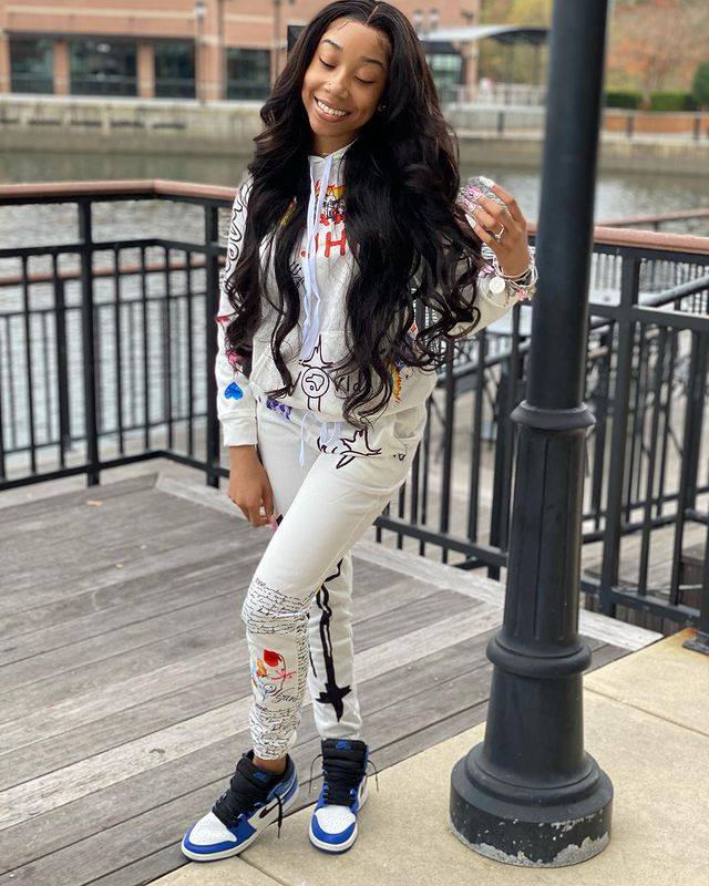 charming body wave wigs-4.jpg