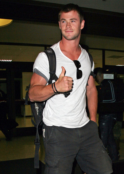 Chris+Hemsworth+Chris+Hemsworth+LAX+kG4js_u-1hOl.jpg