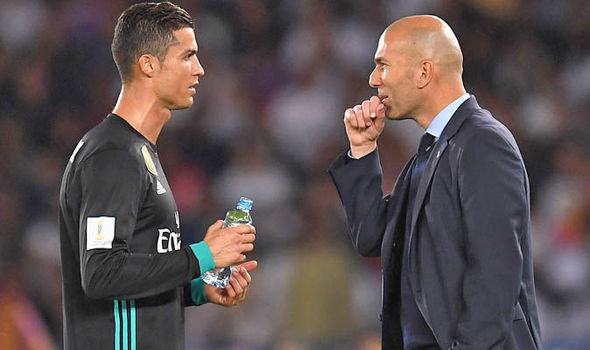 Cristiano-Ronaldo-Zinedine-Zidane-893326.jpg