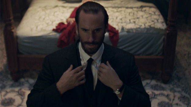 handmaids-tale-joseph-fiennes.jpg