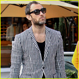 jude-law-shows-off-his-unique-style.jpg