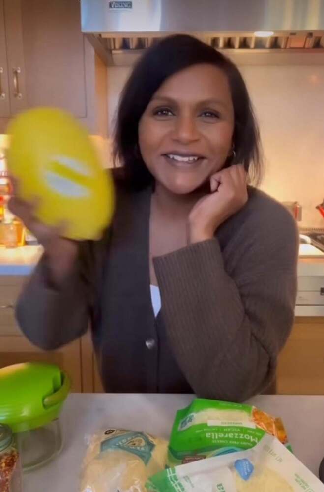 mindy-kaling-v0-il4hgmj14brc1.jpg