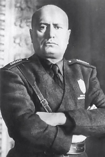 Mussolini_mezzobusto.jpg