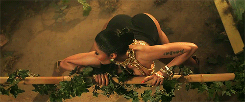 nicki-minaj-booty-guess.gif