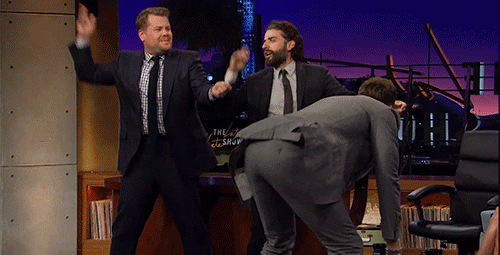 oscar-isaac-dancing-joel-mchale-twerk-james-corden_cbs-01b.gif