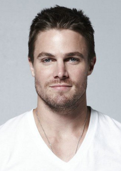 stephen_amell.png