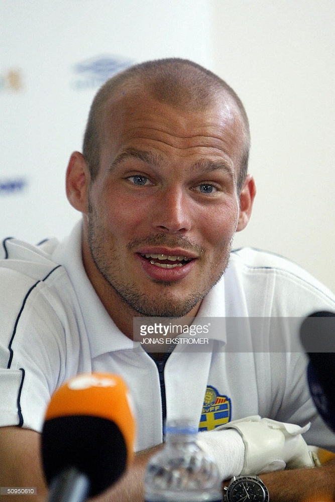 swede-fredrik-ljungberg-of-arsenal-talks-at-a-press-conference-after-picture-id50950610.jpg