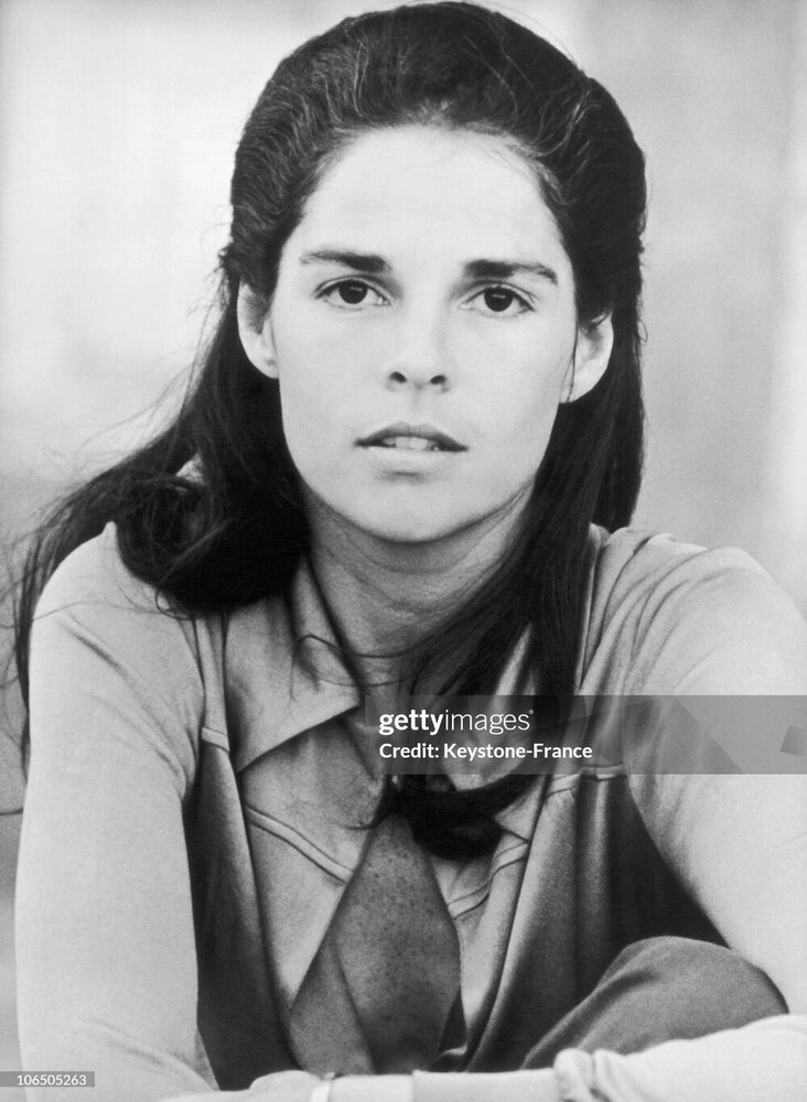 the-american-actress-ali-mac-graw-in-1970s-in-usa.jpg